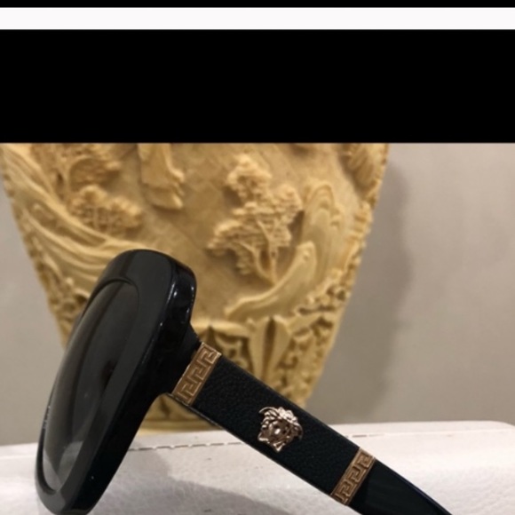 Versace sun glassese - Picture 4 of 13